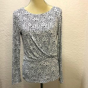 ANN TAYLOR BLACK &WHITE PULLOVER TOP LONG SLEEVES (S)